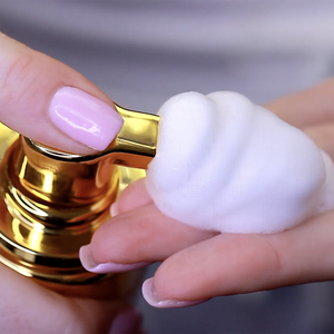 Espuma Limpiadora Facial Hidratante de Lava Roja con Colágeno y Tecnología de Células Madre (Rico en Vitaminas E y A)
